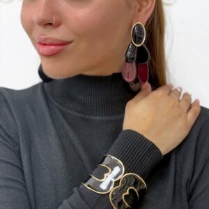 Gold-black bracelet with a special shape