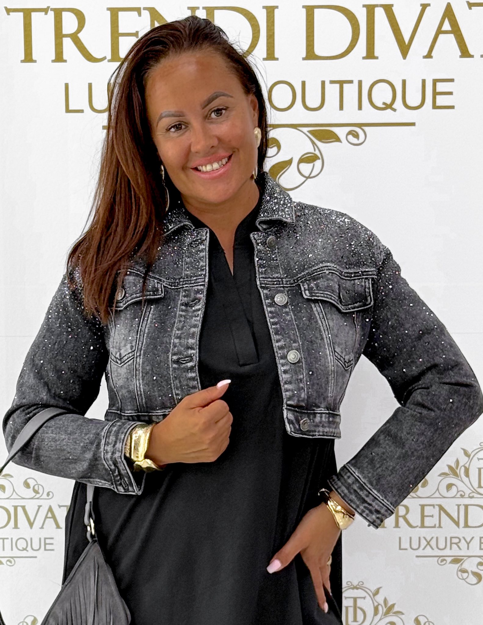 Strasszköves, koptatott fekete színű crop farmerkabát "T820" - Image 2