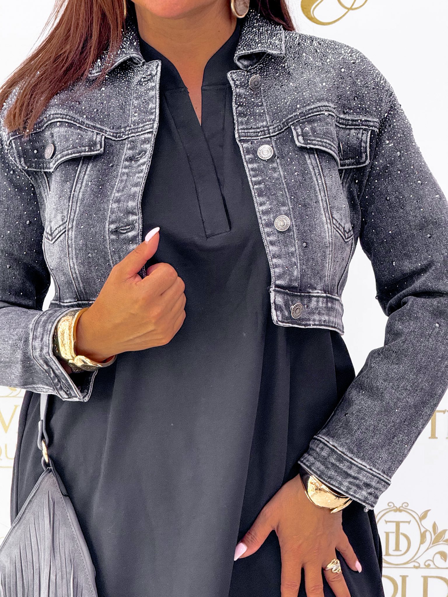 Strasszköves, koptatott fekete színű crop farmerkabát "T820" - Image 6