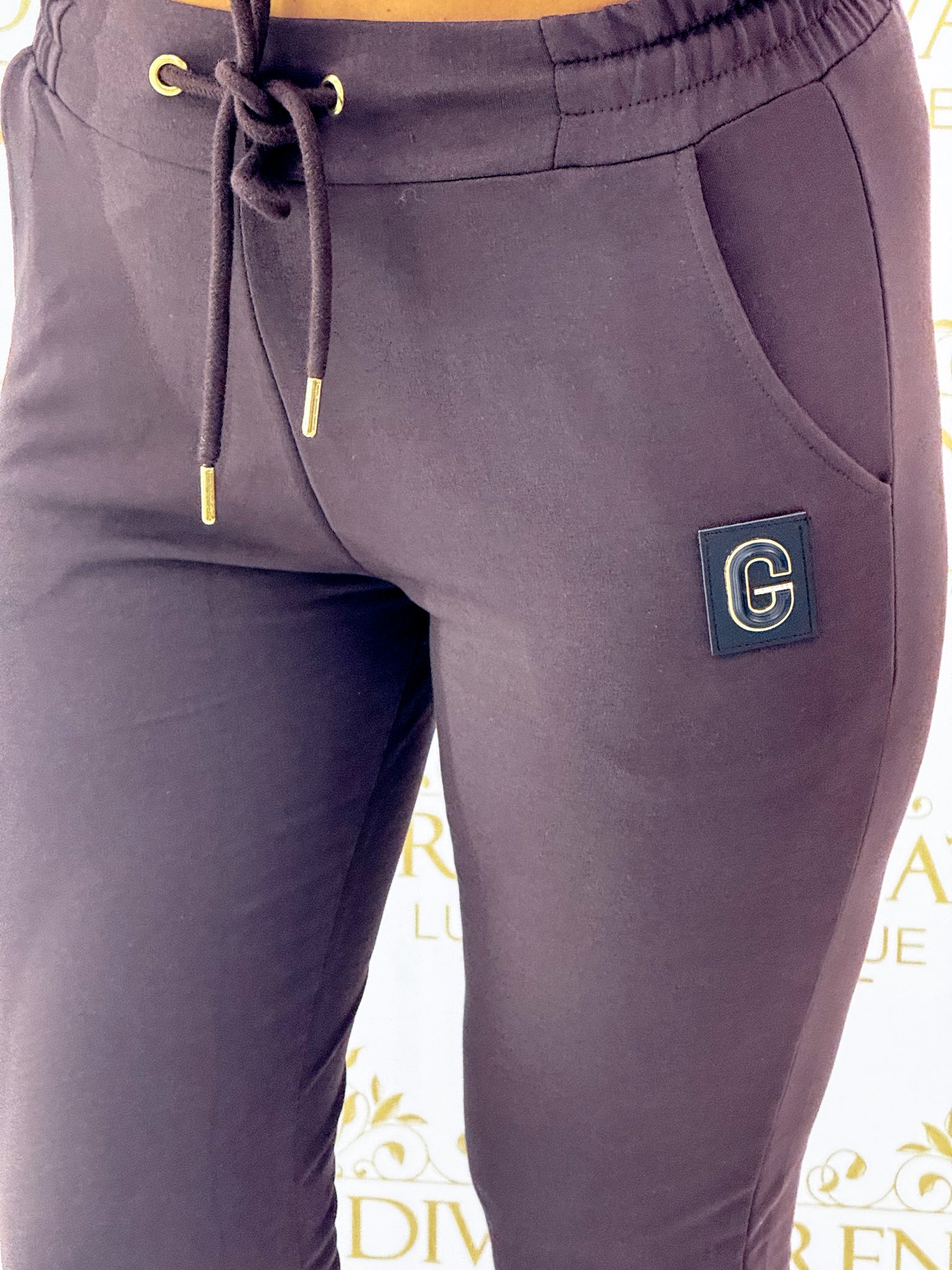 "G" betű bilétás, gumis derekú, elől rövidebb szárú szabadidő nadrág "M50642" - Image 4