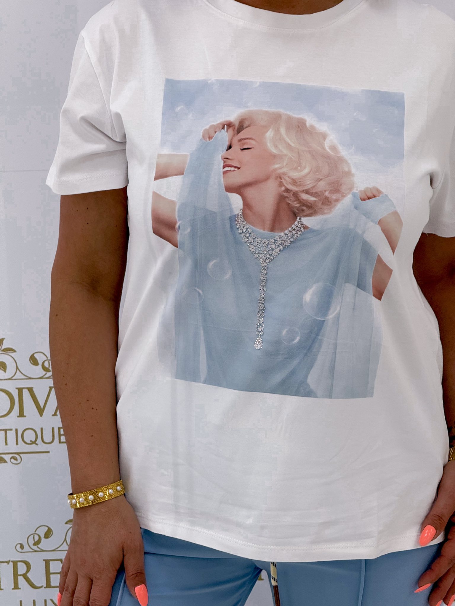 Marilyn mintázatú, kövekkel díszített póló - Image 4