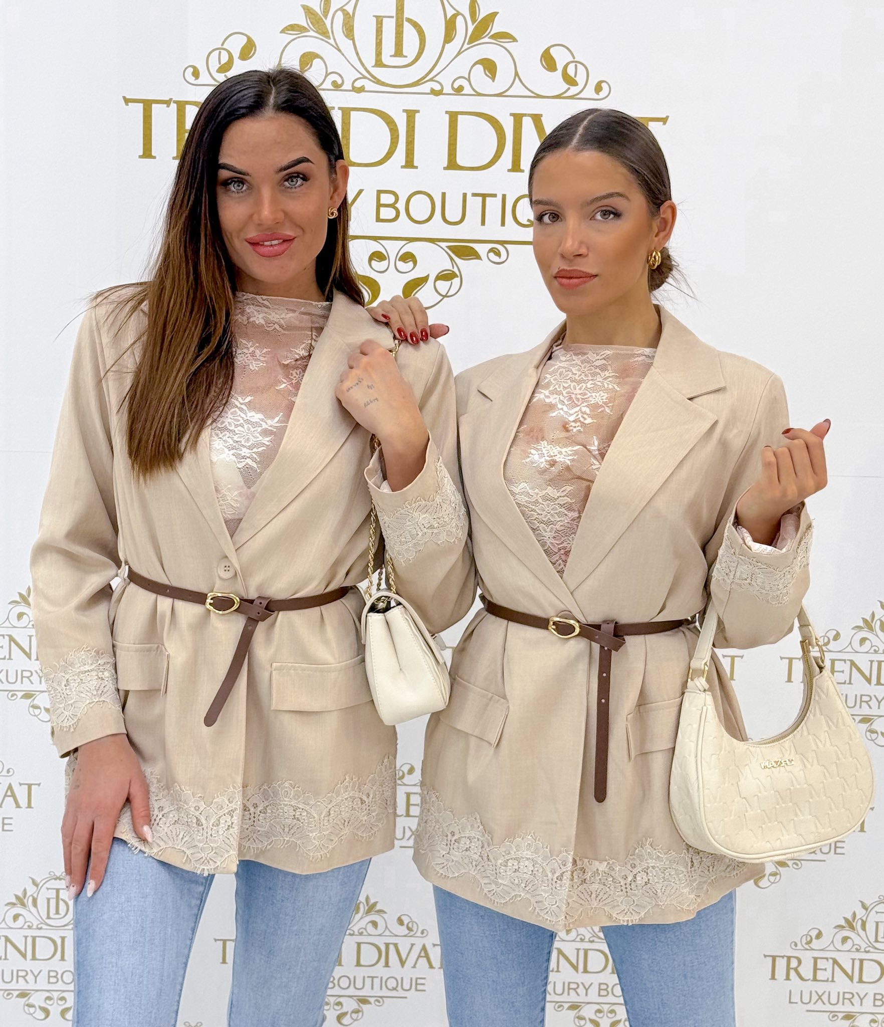 Egyedi csipke betétes, válltöméses blézer, ajándék övvel - Image 2