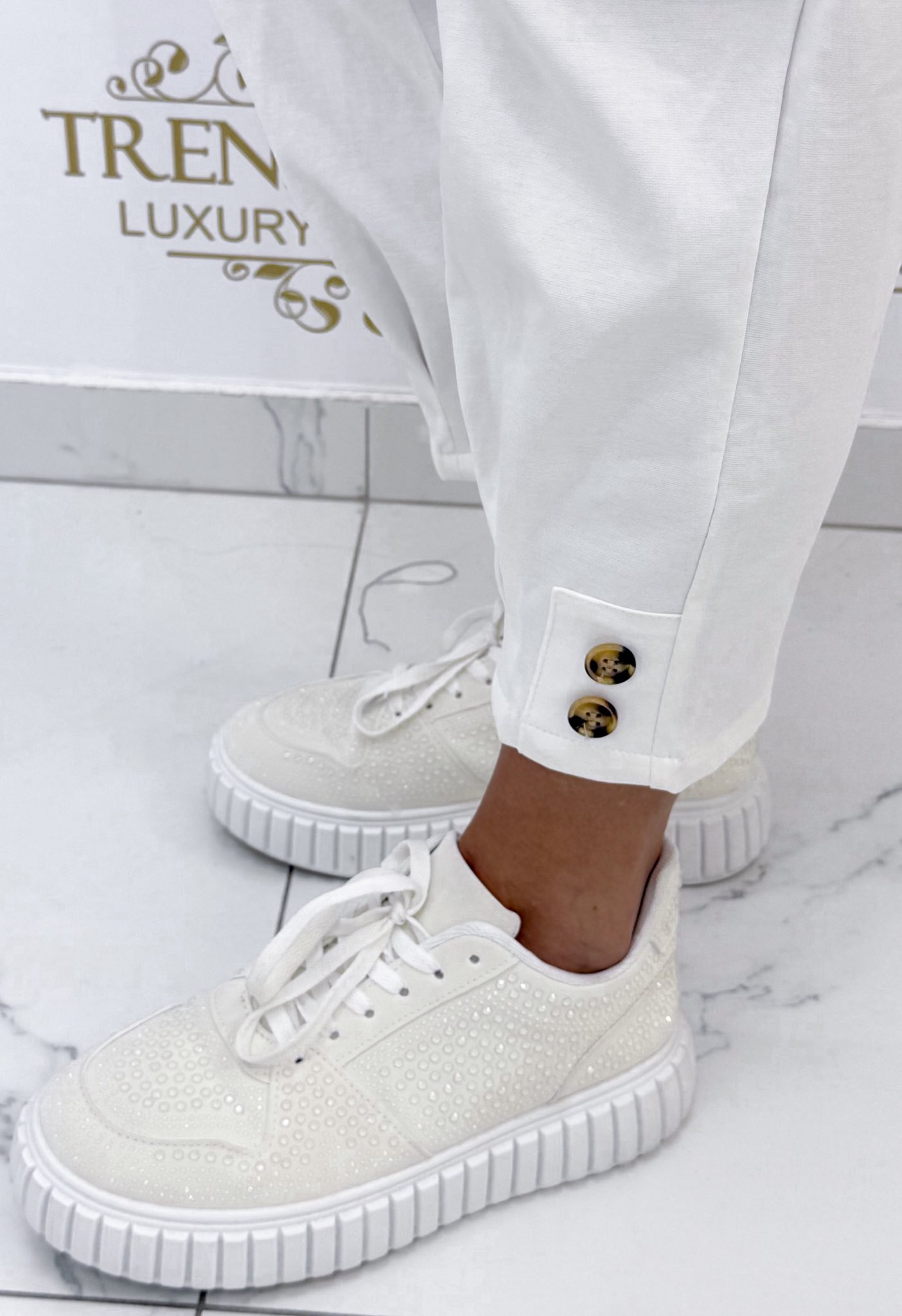 Szárán 2 gombbal díszített, MOM fazonú elasztikus vászon anyagú nadrág, ajándék övvel - Image 21