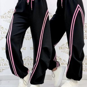 Gumis derekú, oldalt csíkos, alul összehúzható szárú nadrág - Fekete/Rózsaszín