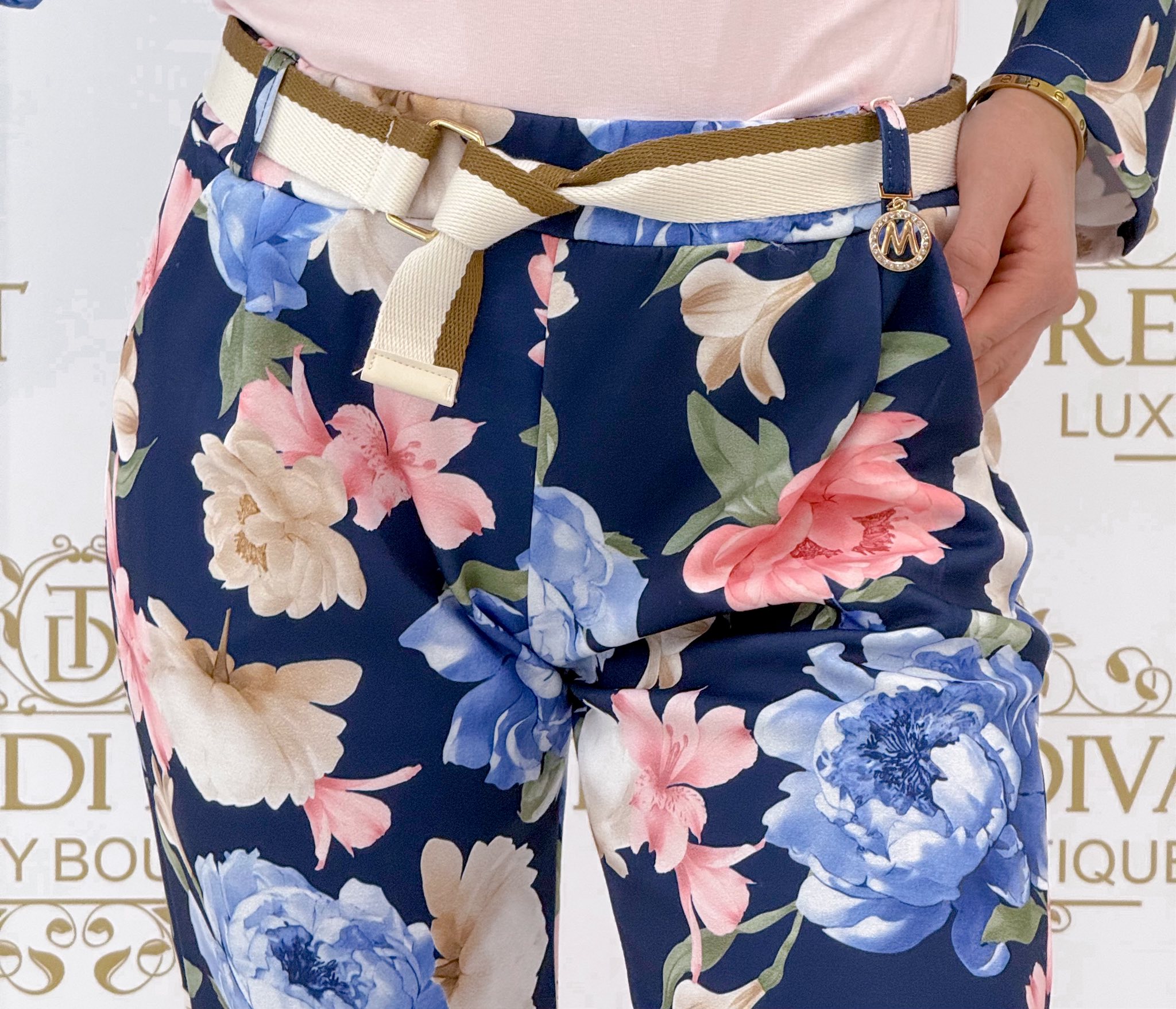 "M" bilétás, virág mintázatú nadrág, ajándék övvel - Image 15