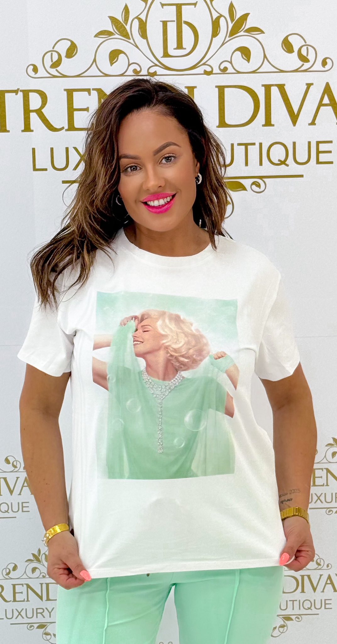 Marilyn mintázatú, kövekkel díszített póló