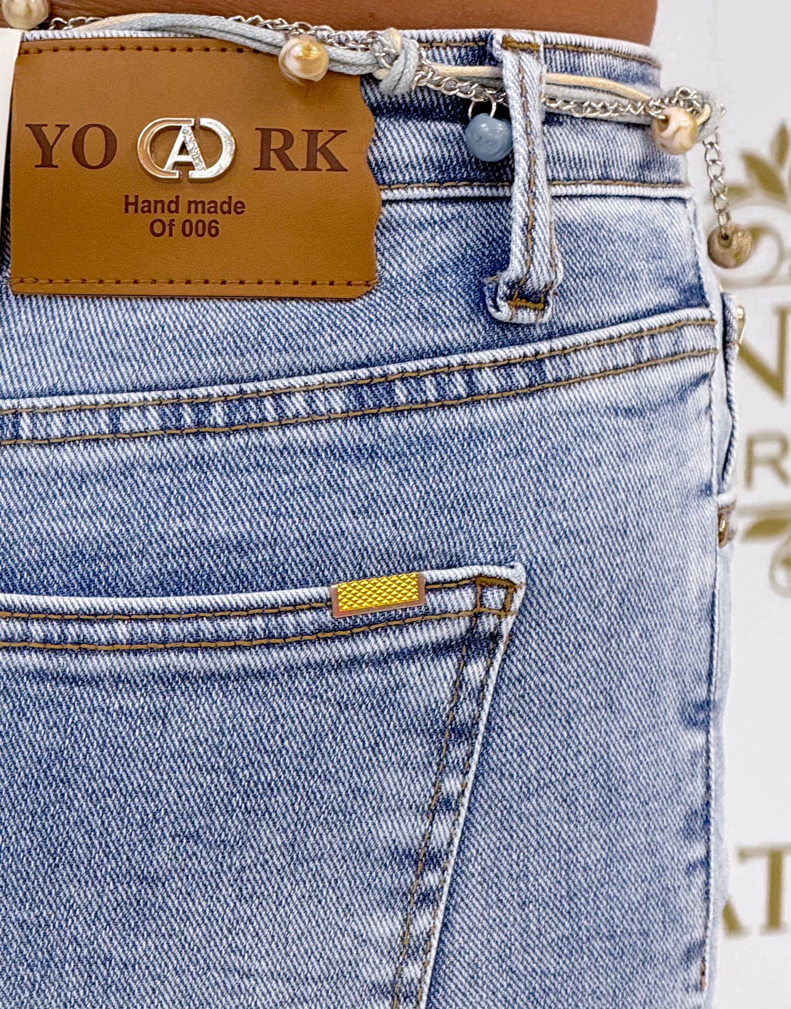 Elasztikus anyagú középkék színű farmernadrág, megkötős övvel "SZ3277-5" - Image 5