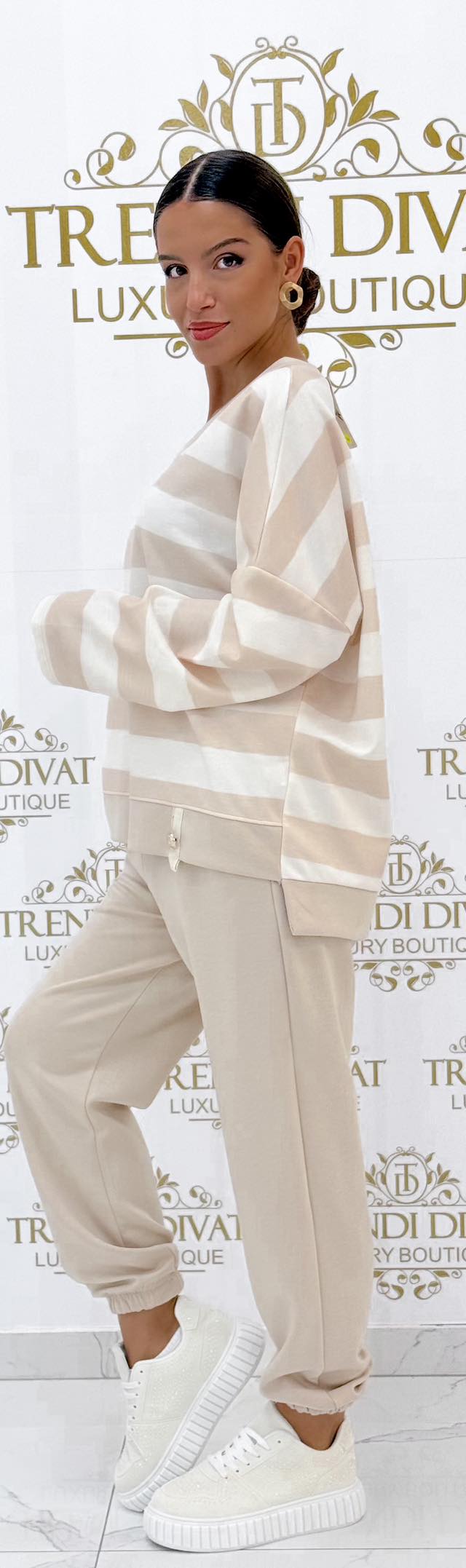 V-nyakú, csíkos felsőrészes, szabadidő együttes - Image 22