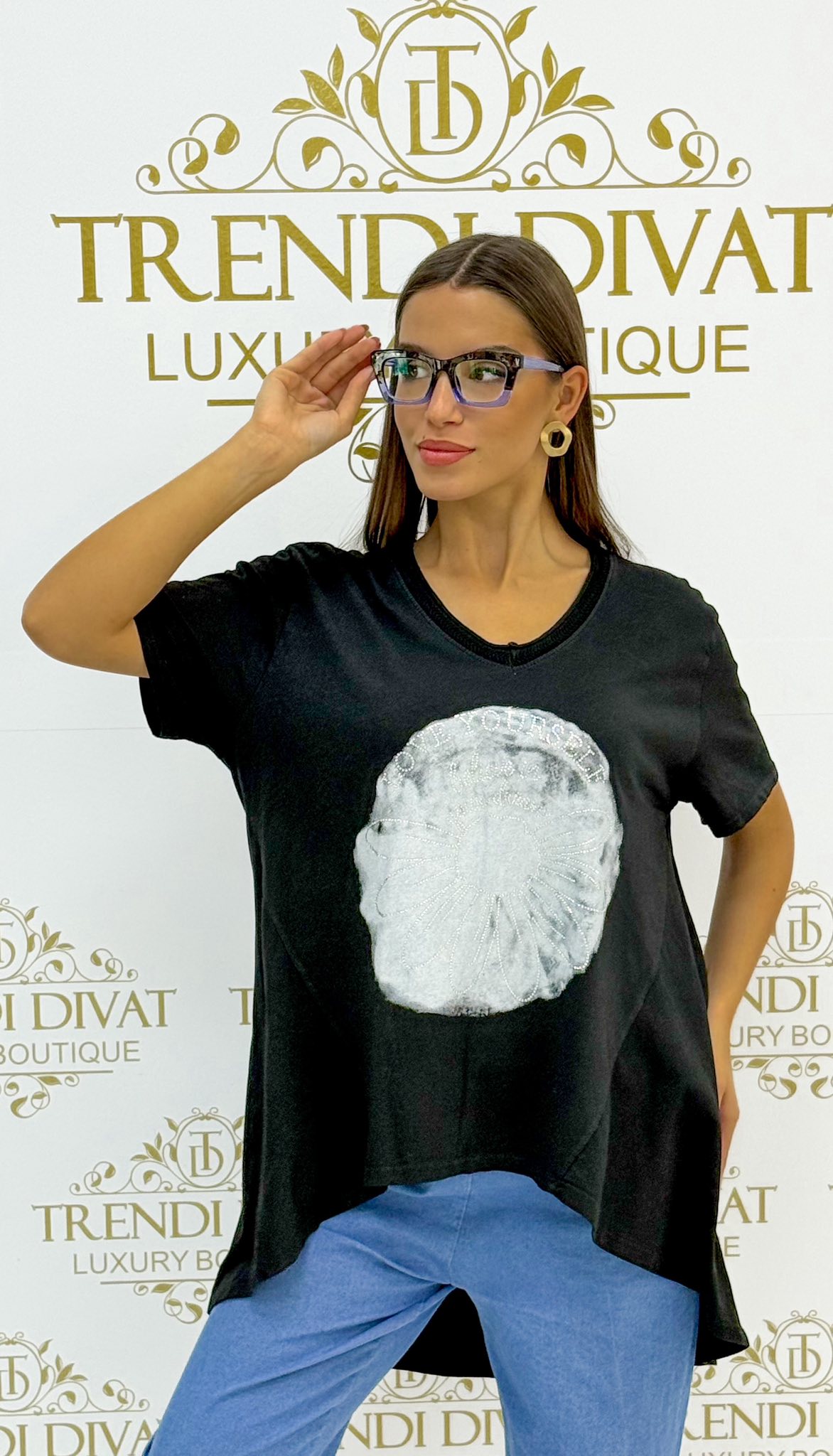 Margaréta mintás, kövekkel díszített, elöl rövid, hátul hosszú fazonú, feliratos póló - Image 19