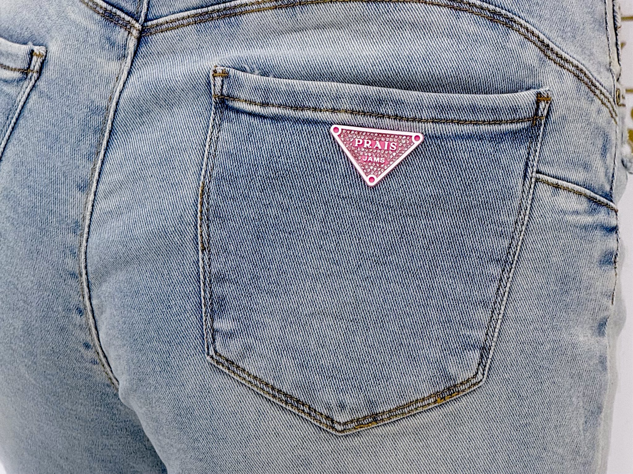 Egyedi enyhén koptatott, tépett, elasztikus farmernadrág, ajándék övvel "BF2872-6H" - Image 4