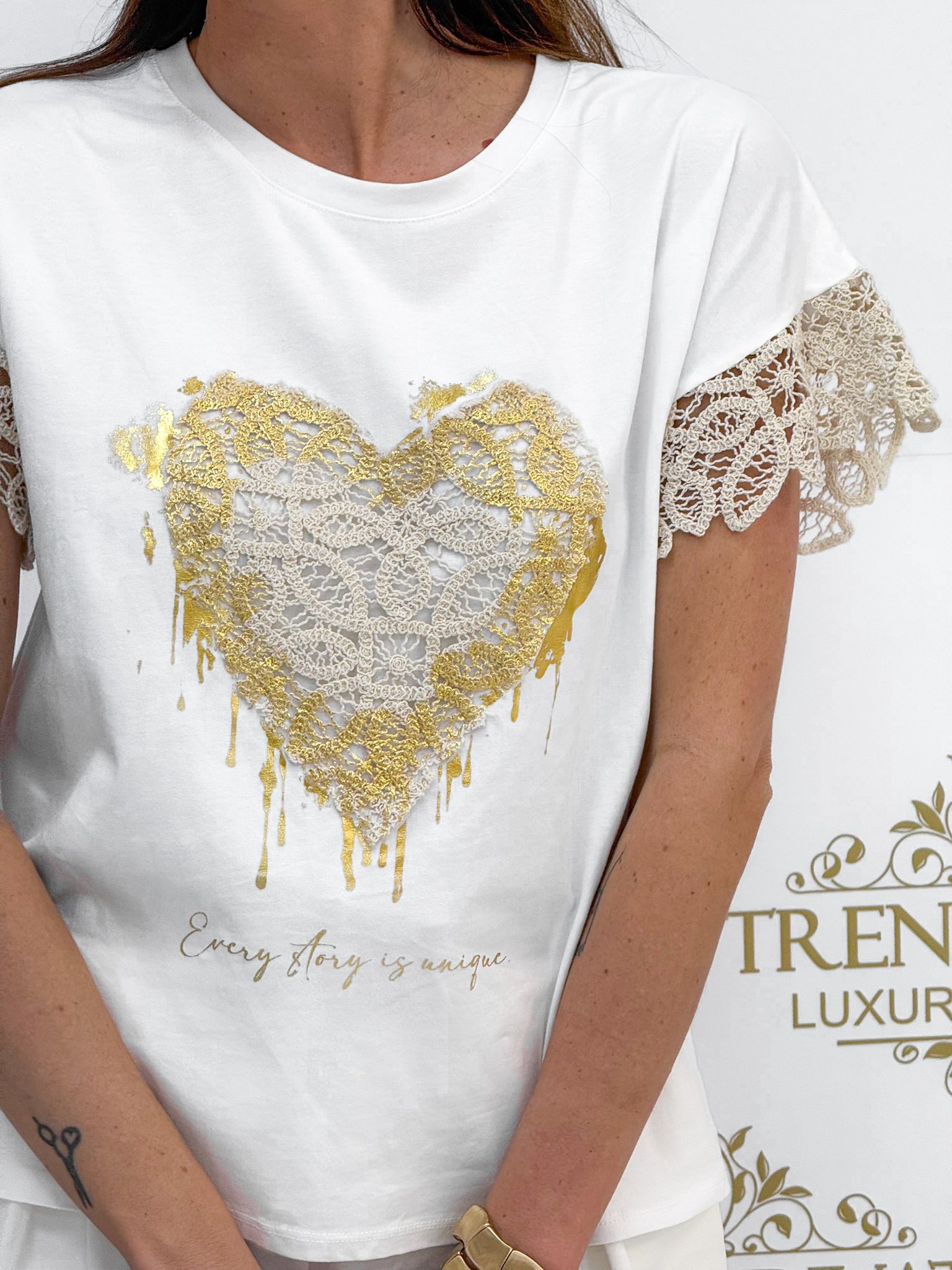 Bézs színű horgolt szegély ujjas, szív mintázatú felső - Image 2