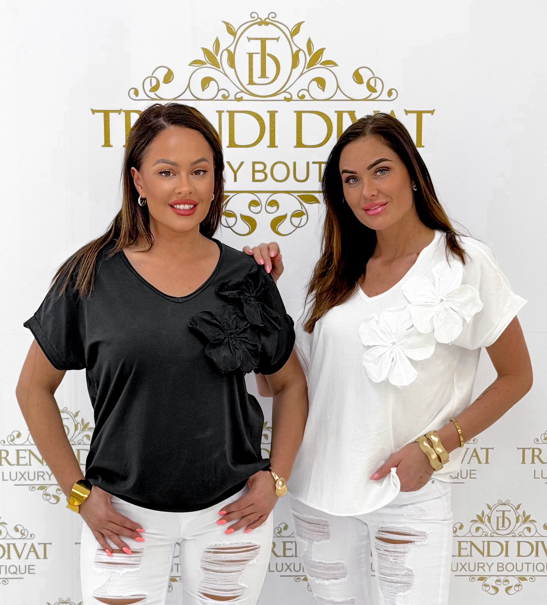 V-nyakú, laza fazonú, 3D virág mintázatú kis felső - Image 24