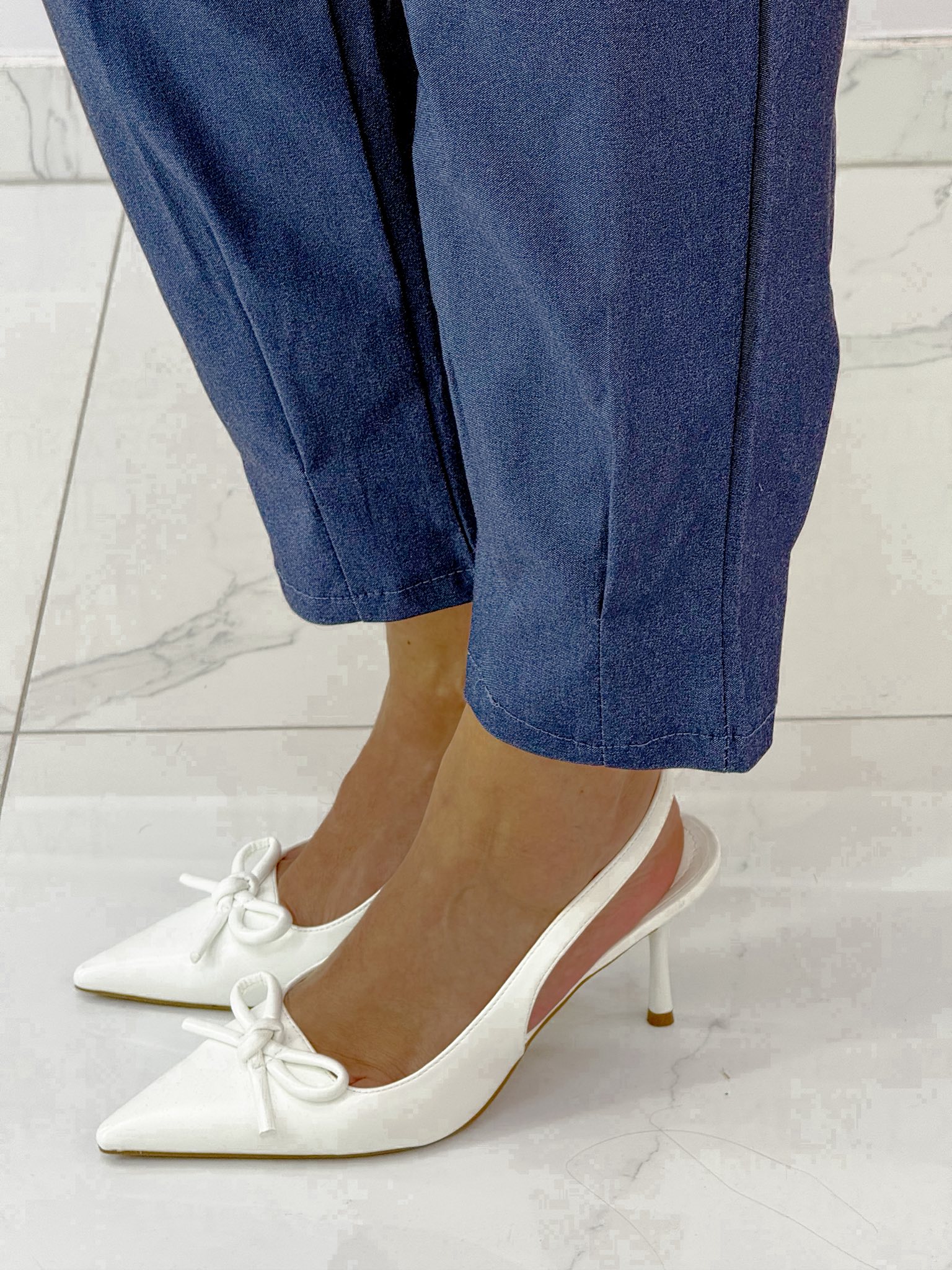 Gumis derekú, ballon fit fazonú, elasztikus vászon anyagú nadrág, selyemfényű övvel - Image 26