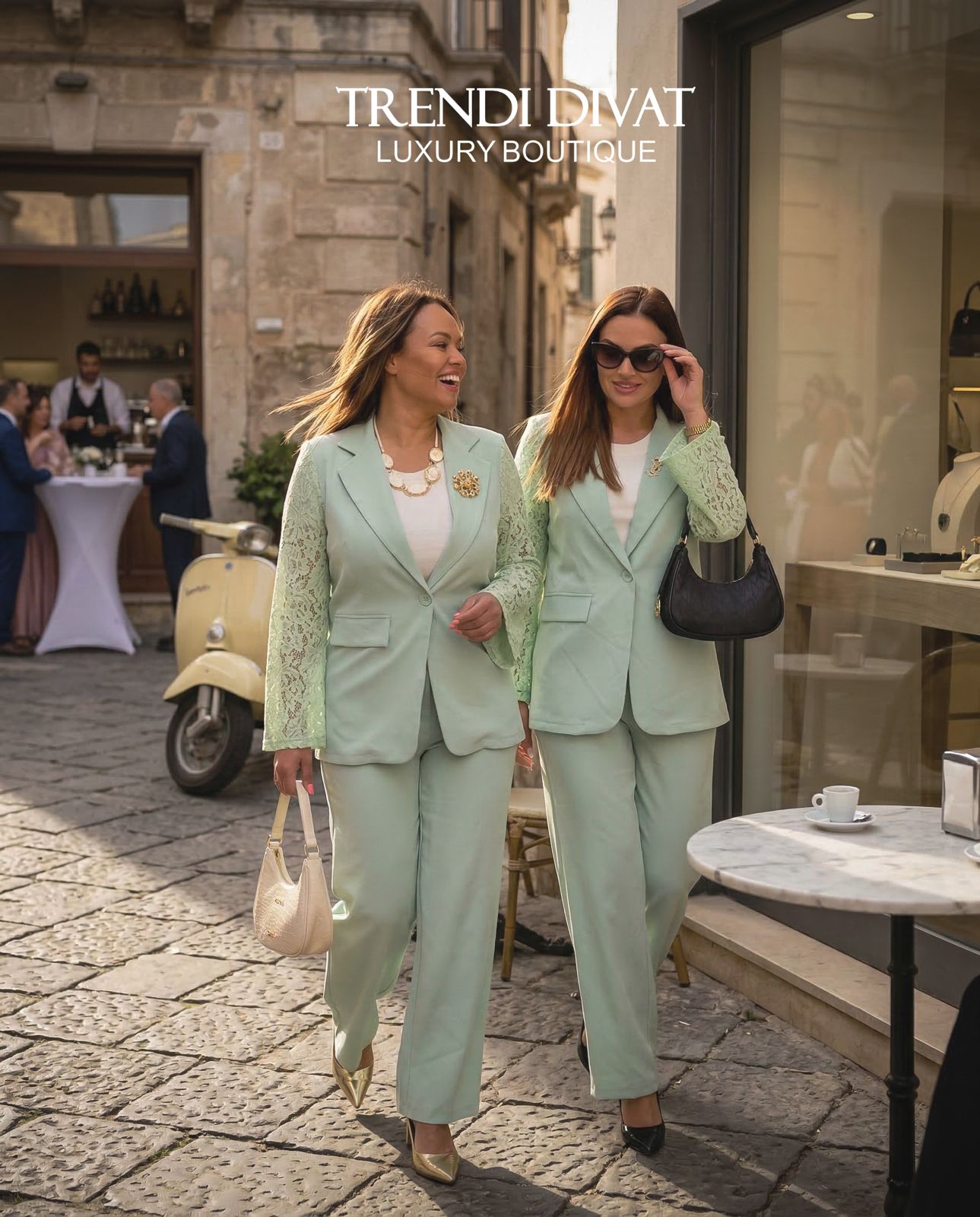 Egyedi csipkés ujjú, kétrészes kosztüm