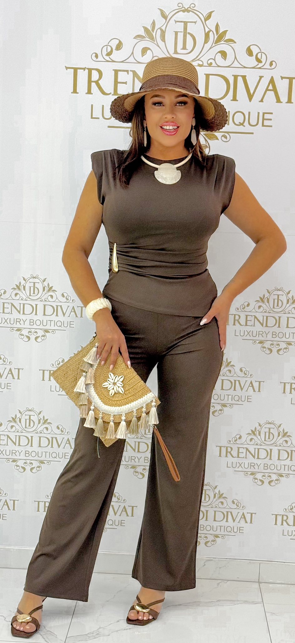 Elegáns kétrészes együttes, arany színű oldaldísszel - Image 10