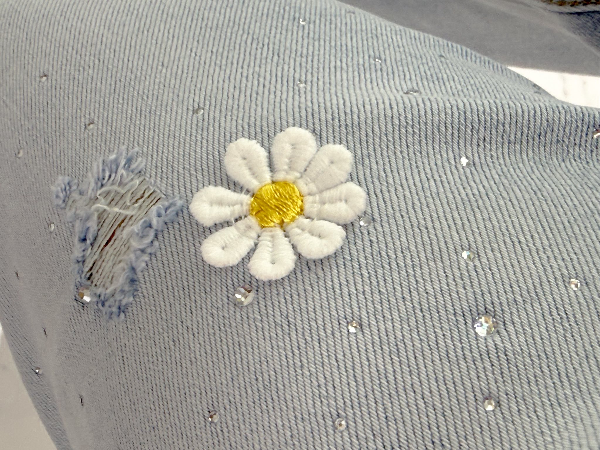 Margaréta mintás, kövekkel díszített női farmernadrág "SK1596-6" - Image 5