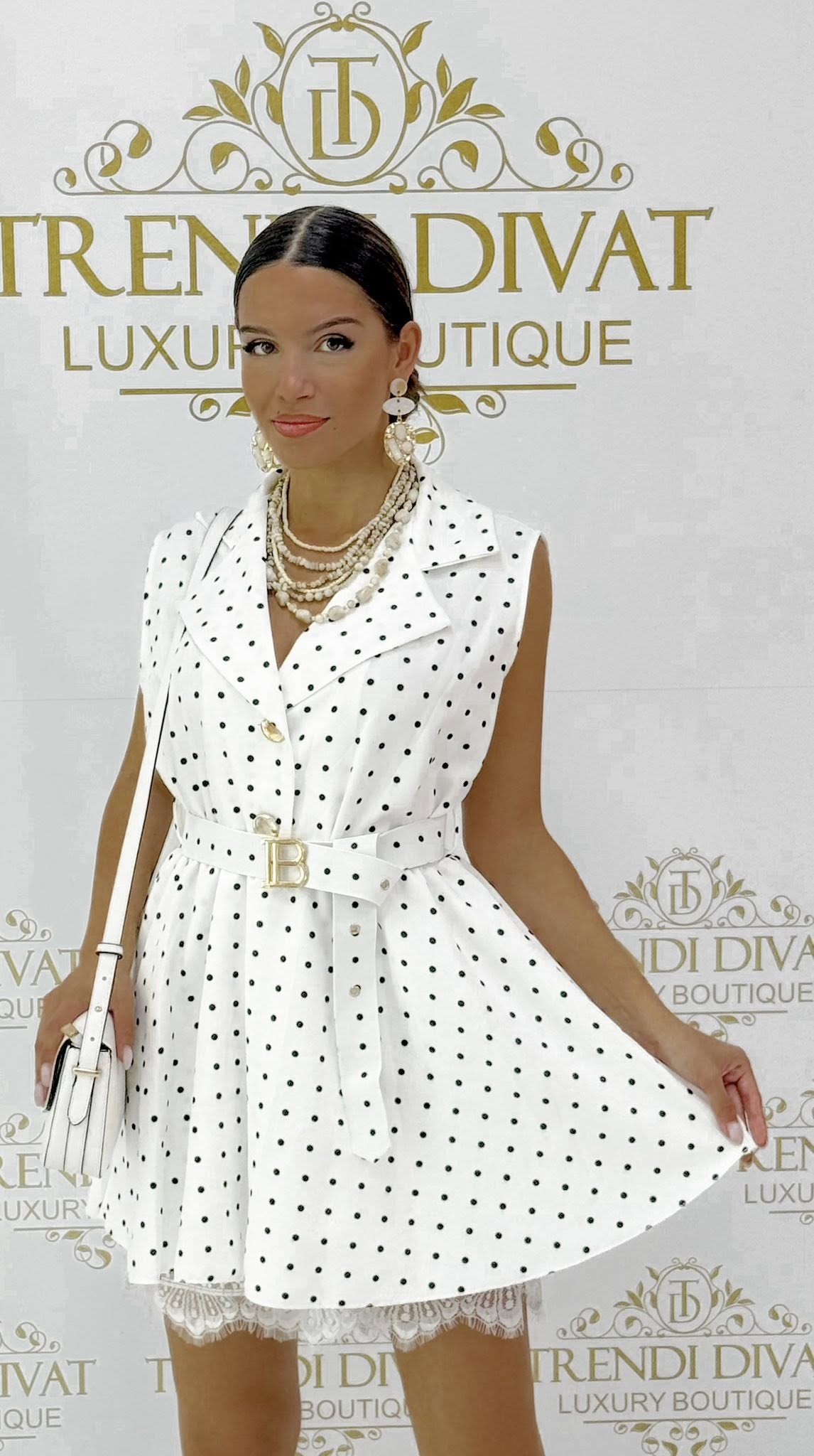 Ujjatlan, galléros, csipke betétes pöttyös overál, ajándék övvel - Image 4