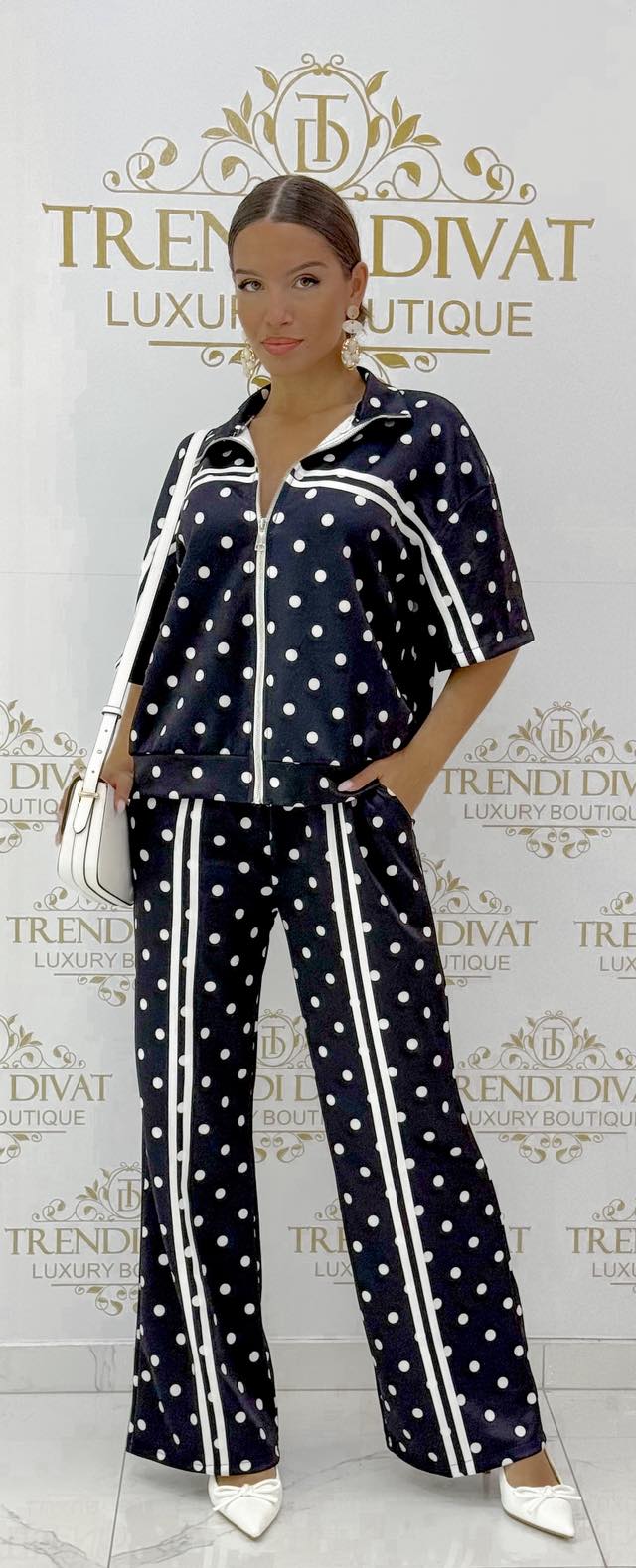 Trendi selyemfényű pöttyös tréning együttes - Image 9