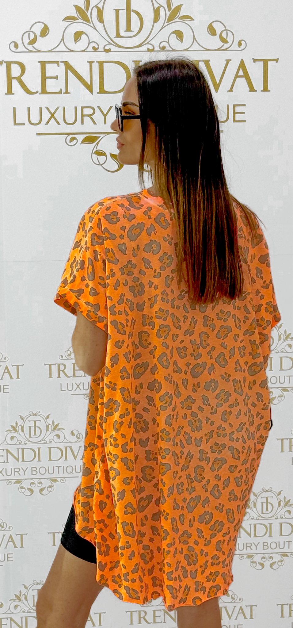 Leopárdmintás oversize női tunika, ezüst színű felirattal - Image 10