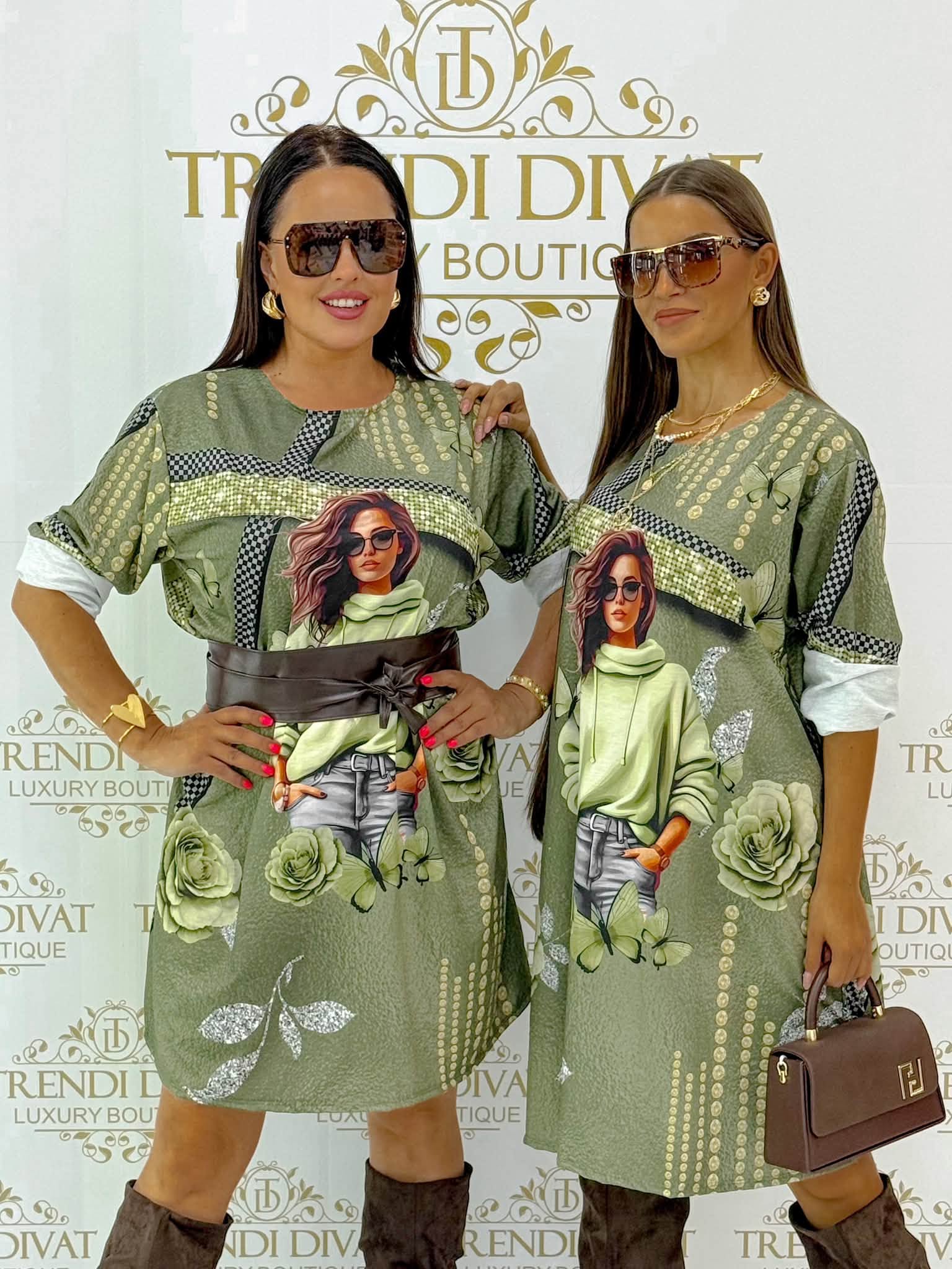 Oversize női portrés és rózsa mintás tunika ruha - Image 21