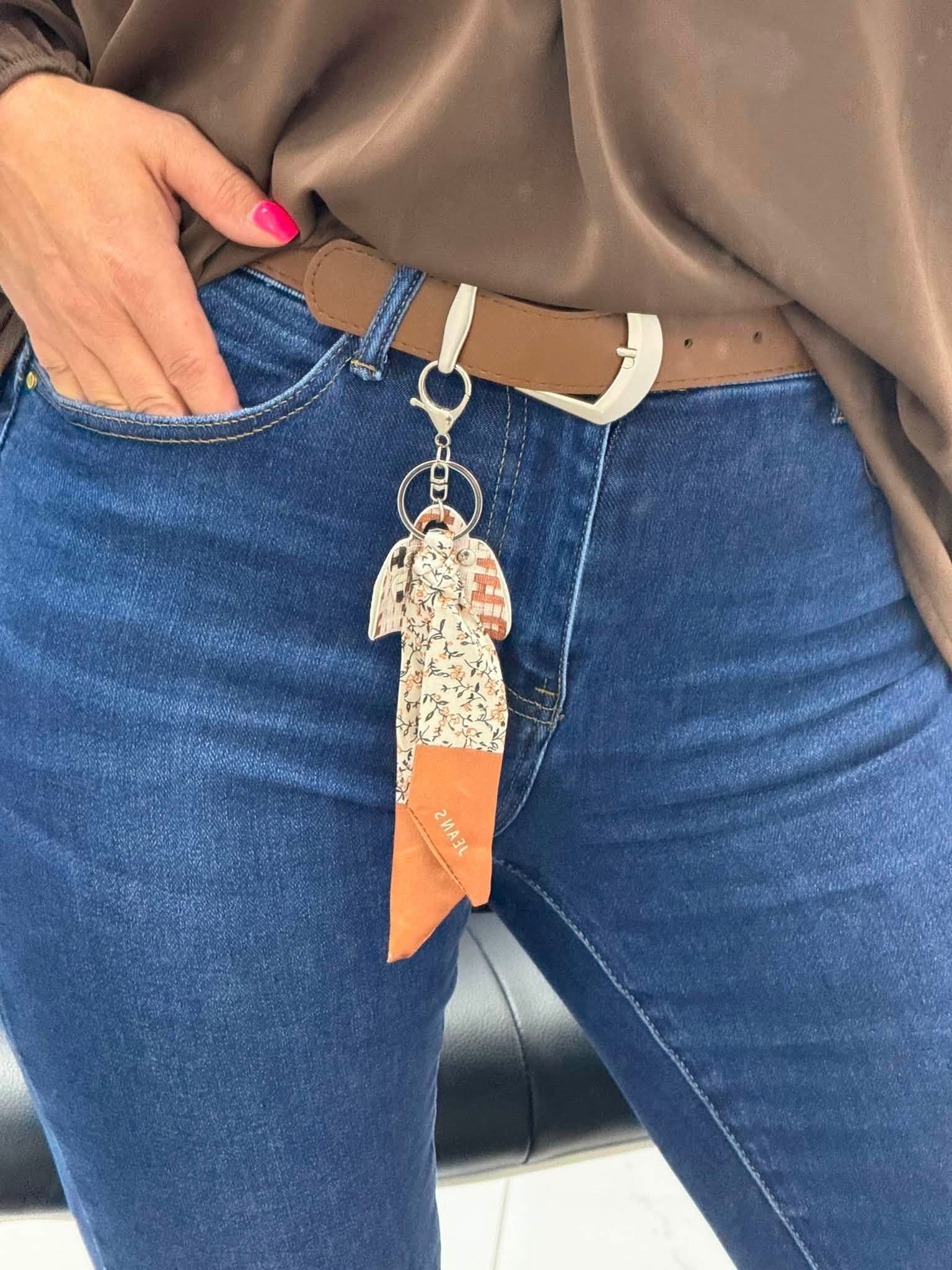 Plus size, magas derekú sötétkék női skinny farmer barna selyem kendős övvel "MS5969-2" - Image 2