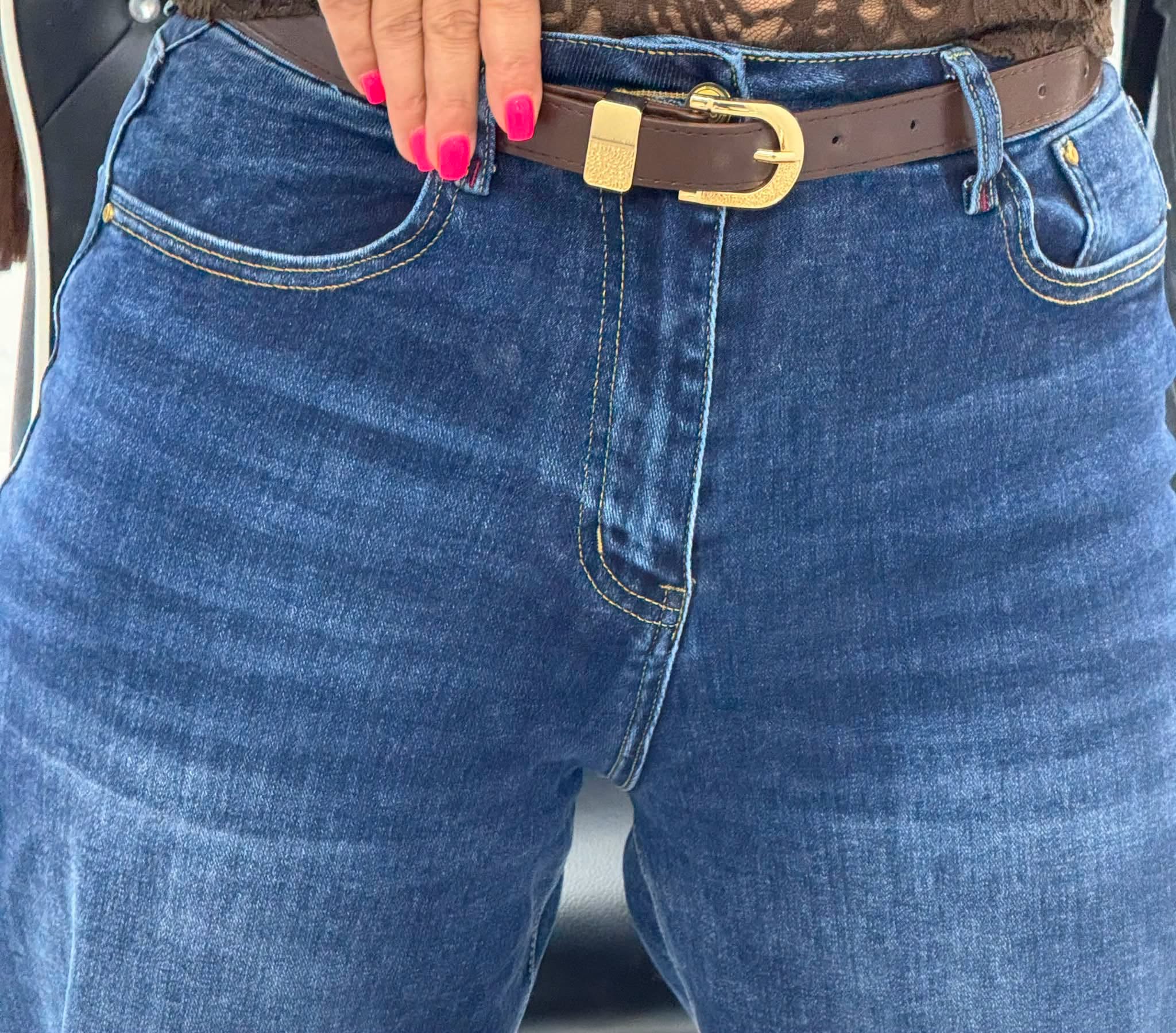 Plus size, magas derekú középkék női mom fit farmer, barna övvel "MK201-1" - Image 4