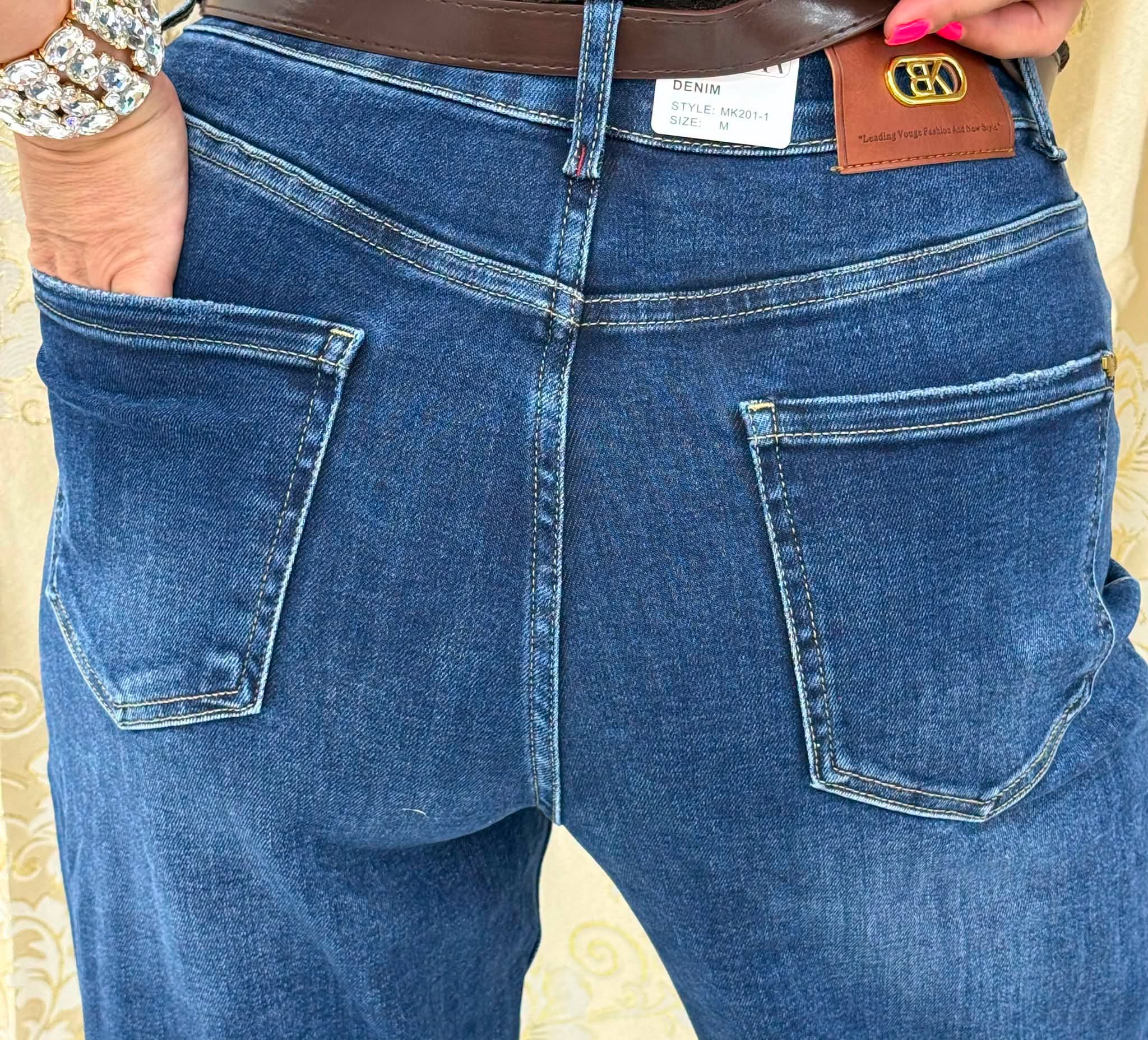 Plus size, magas derekú középkék női mom fit farmer, barna övvel "MK201-1" - Image 7